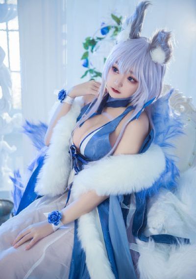 眼镜彼女