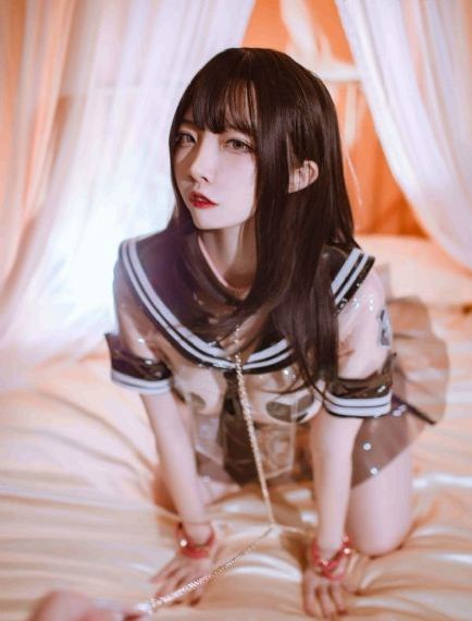 白鹿的新剧《以爱为营》